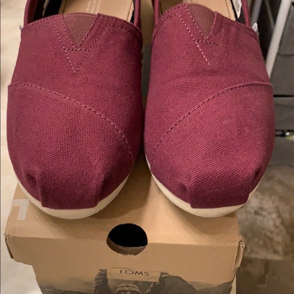 Toms Shoes - Classic Red Mahogany Toms